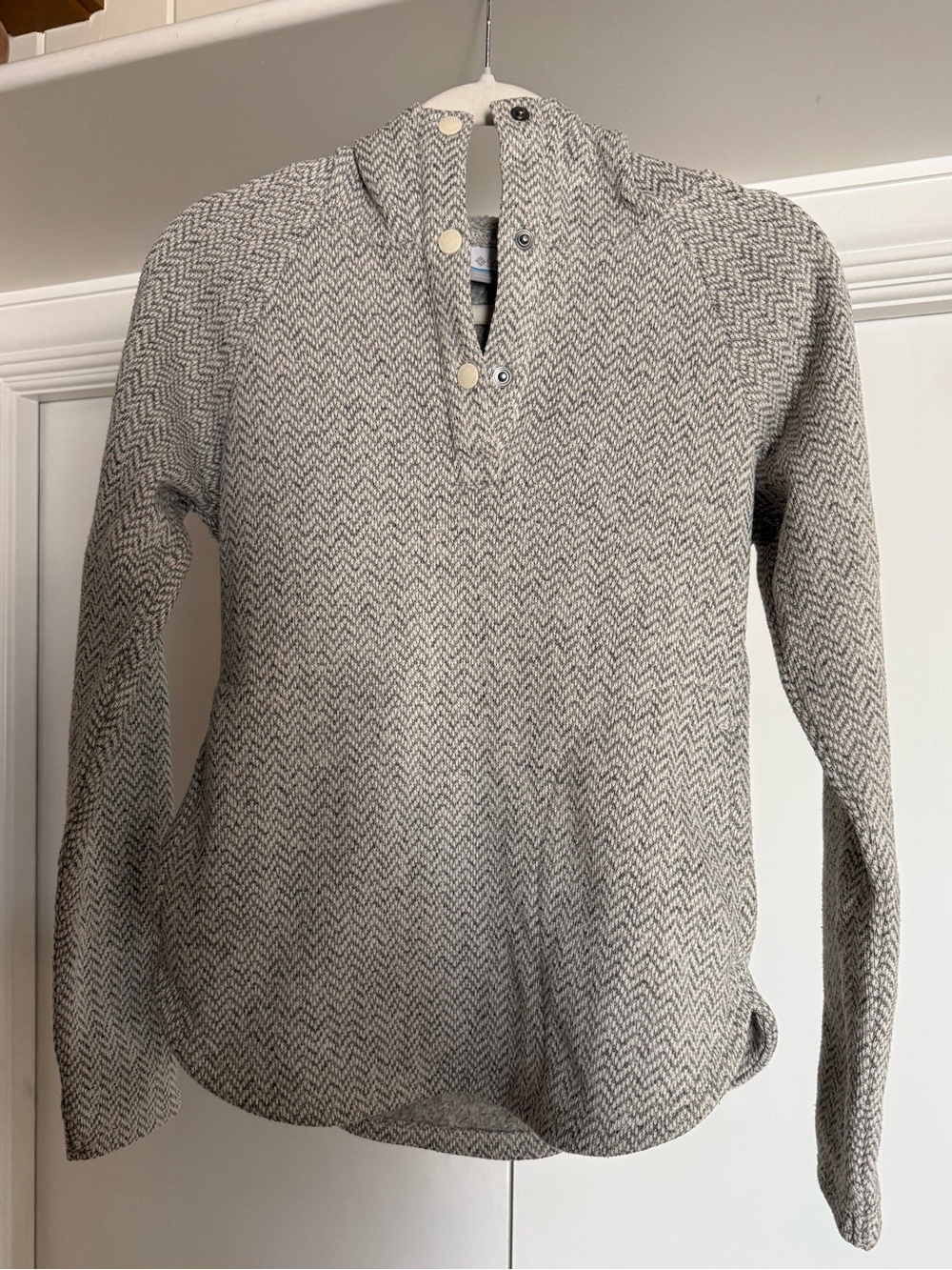 Columbia Women’s Gray Herringbone Knit Button-Neck Sweater - Picture 1 of 2